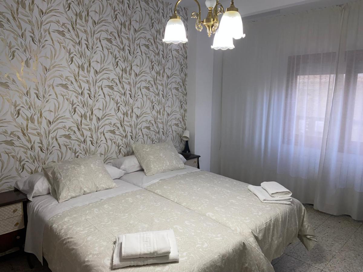 Alojamiento Central Caravaca การาวากา เดลา กรูซ ภายนอก รูปภาพ